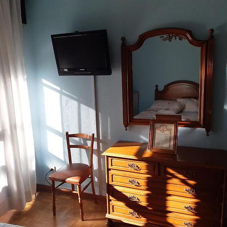Bonito Apartamento Céntrico y Luminoso Pola de Lena Chambre photo